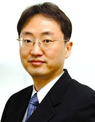 Professor HONG Yongtaek, Department of Electrical and Computer Engineering