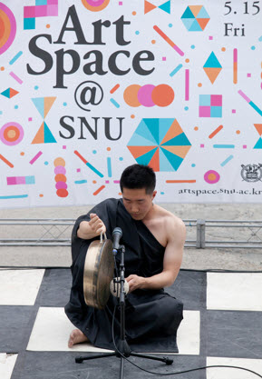 Even a traditional Korean music was played @Art Space