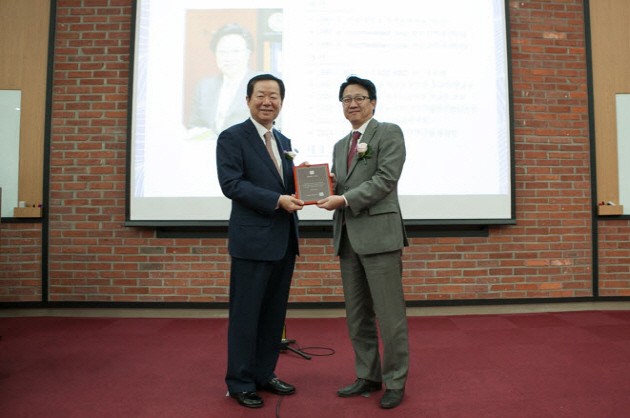 Professor LEE Sang-goo