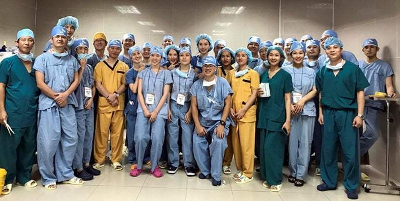 SNU Hospital staf at Phu Yen General Hospital in Vietnam