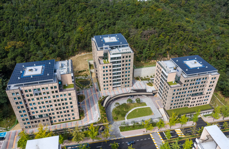 Nwely constructed Global Residence Halls