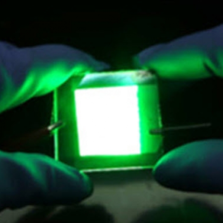 Photon recycling - the key to high-efficiency perovskite solar cells