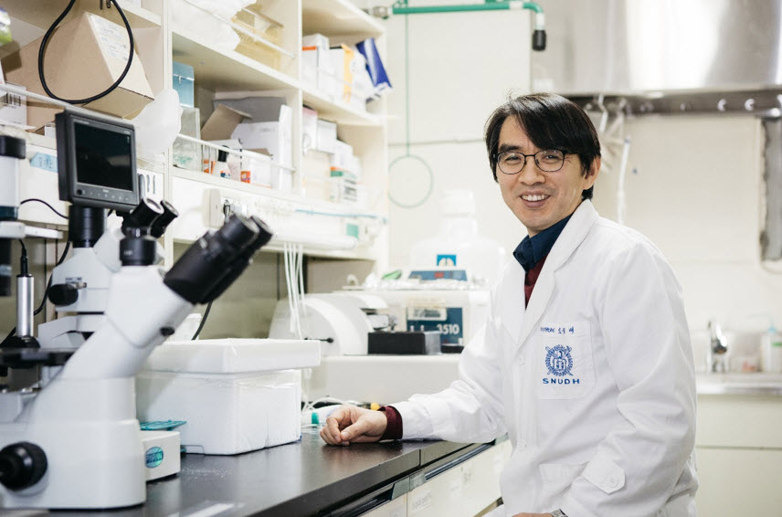 Professor Seog-Bae Oh (School of Dentistry), Recipient of the 2020 Excellence in Research Award