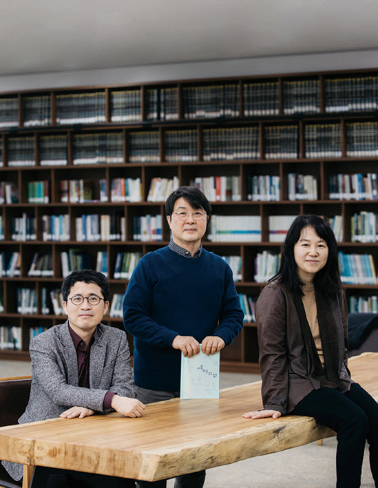 Seoul Review of Books (SRB): Professor Hoon Park (Dept. of Asian History), Professor Sungook Hong (Dept. of Biological Sciences), Professor Yerin Kang (Dept. of Architecture)