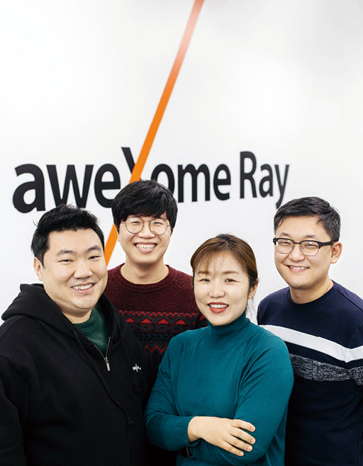 Co-founders of aweXome Ray(Alumni of SNU)