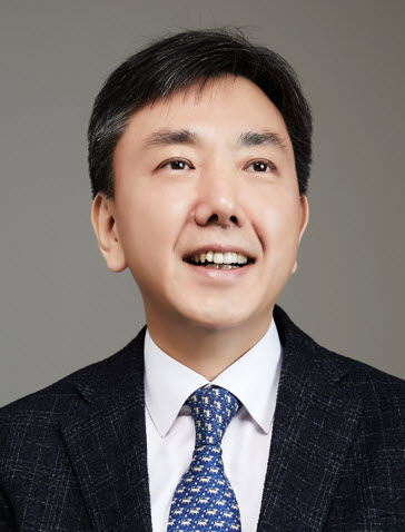 Professor Jaemin Lee (School of Law), Recipient of the 2020 Excellence in Research Award