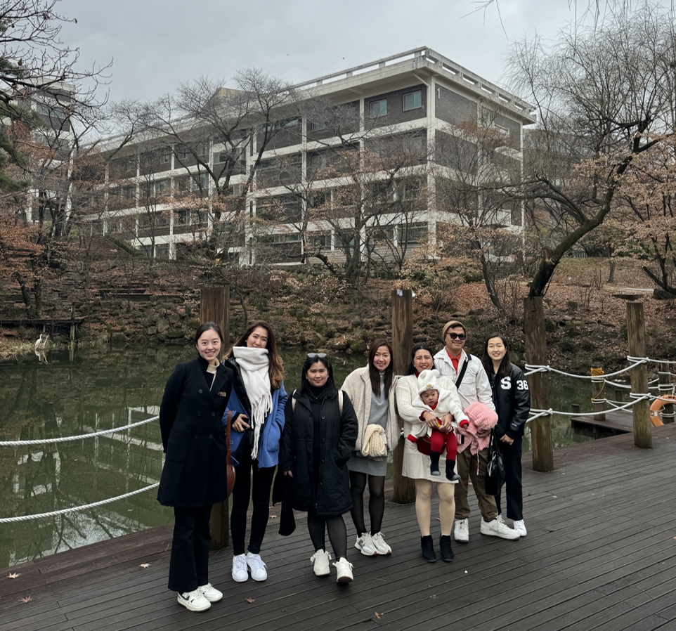 SSA members on a campus tour