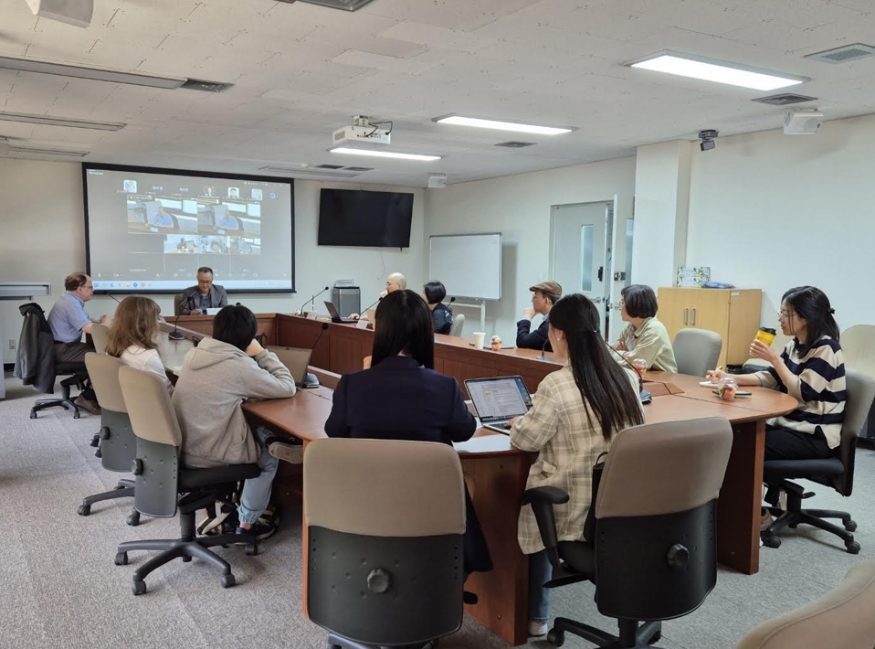 Professor Kim on Polarizing Dreams: Gangnam and Popular Culture in Globalizing Korea