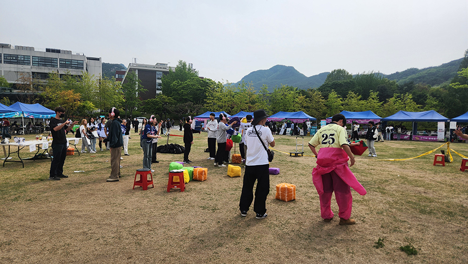 Group Game: Squid-Peanut Game