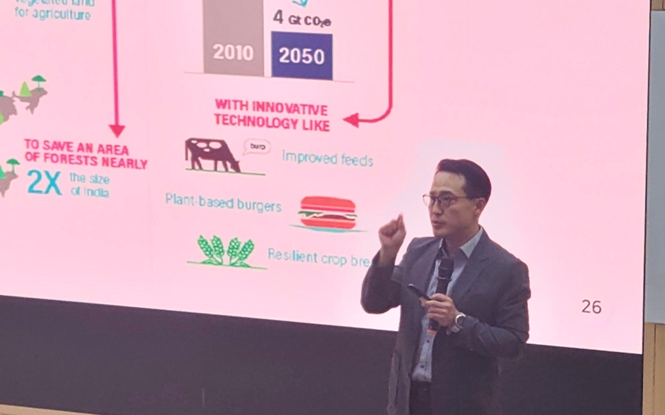 Dr. Lee giving his presentation on the upcoming advances in agri-biotechnology