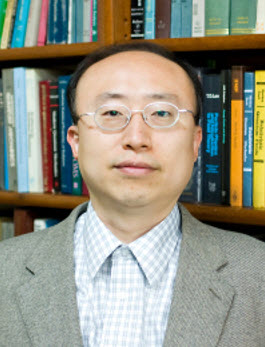 Professor LEE Wonjong, Leader of SNU Lattice Gauge Theory Research Center