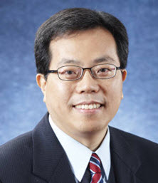 Professor ZHANG Byoung-Tak leads the research on brain-inspired computational intelligence technologies.