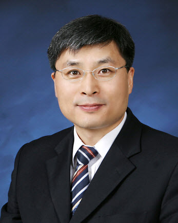 Professor LEE Changhee (Dept. of Electrical and Computer Engineering)