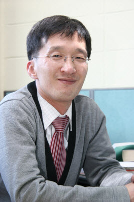 Professor SUNG Sanghyun in 2006